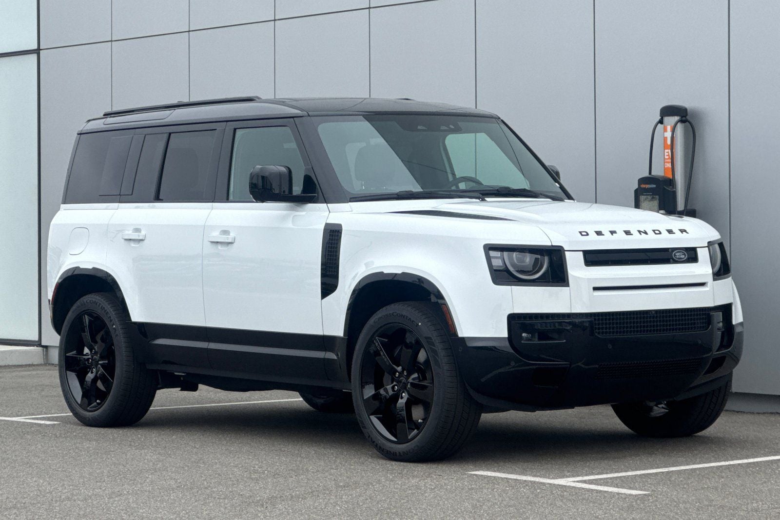 2026 Land Rover Defender 110 X-Dynamic SE