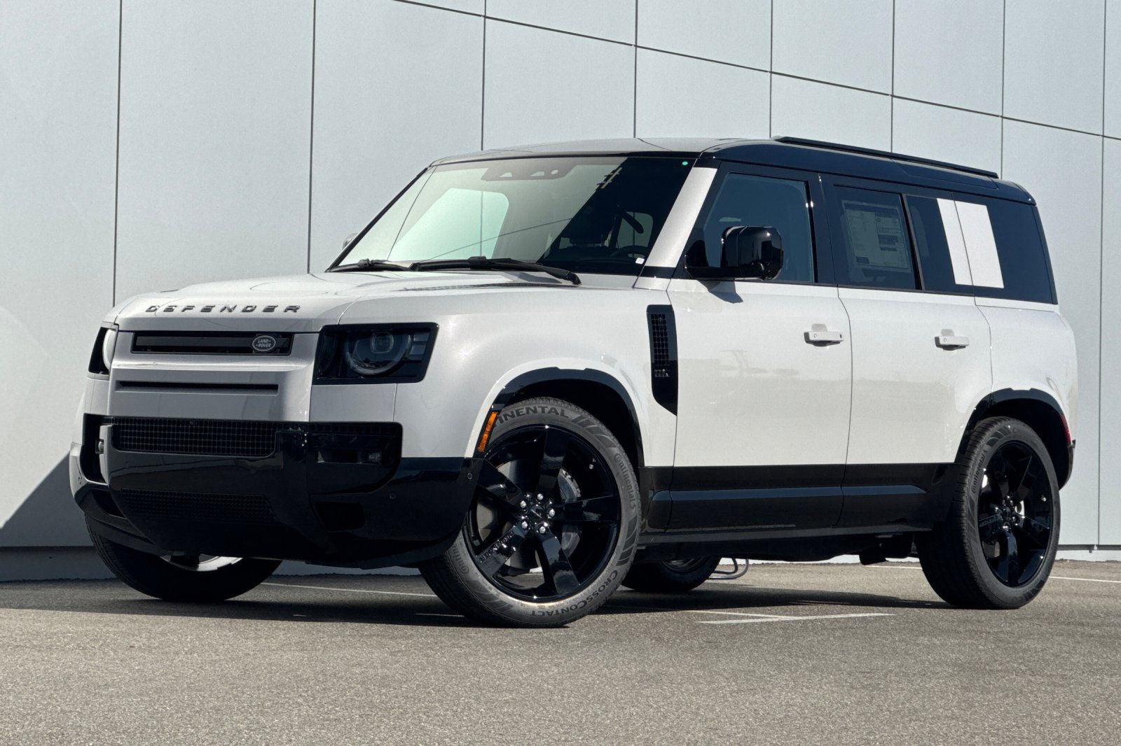 2026 Land Rover Defender 110 X-Dynamic SE