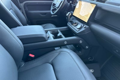 2026 Land Rover Defender 110 X-Dynamic SE