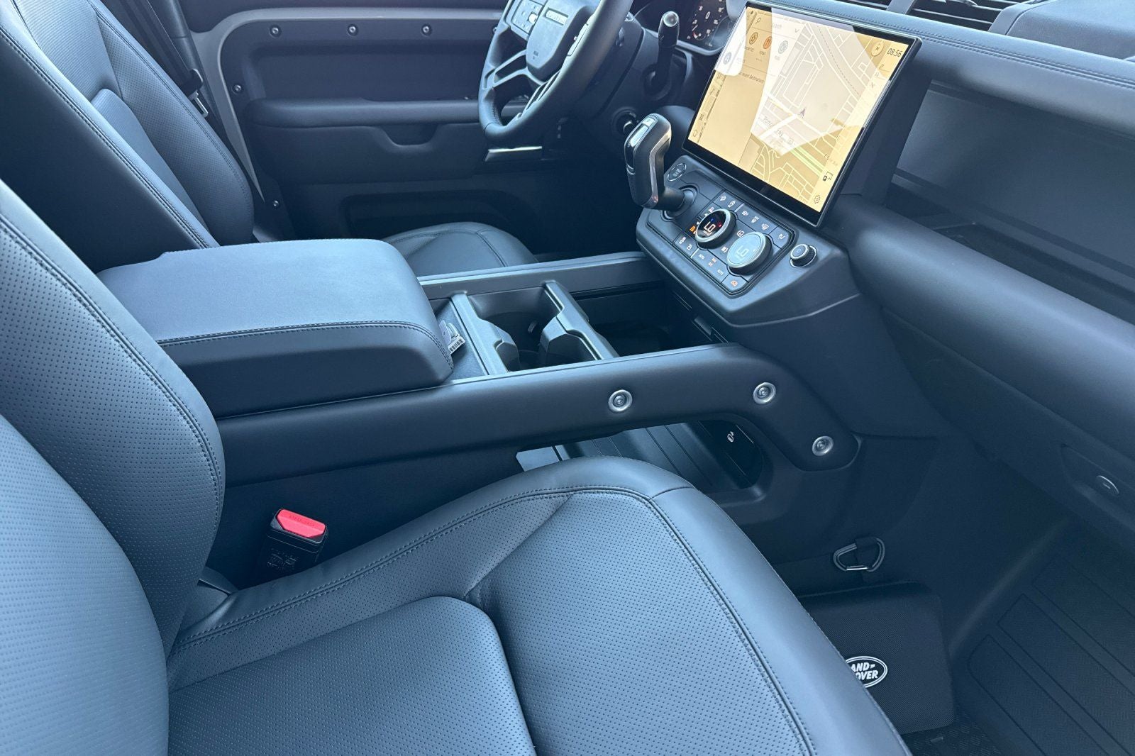 2026 Land Rover Defender 110 X-Dynamic SE
