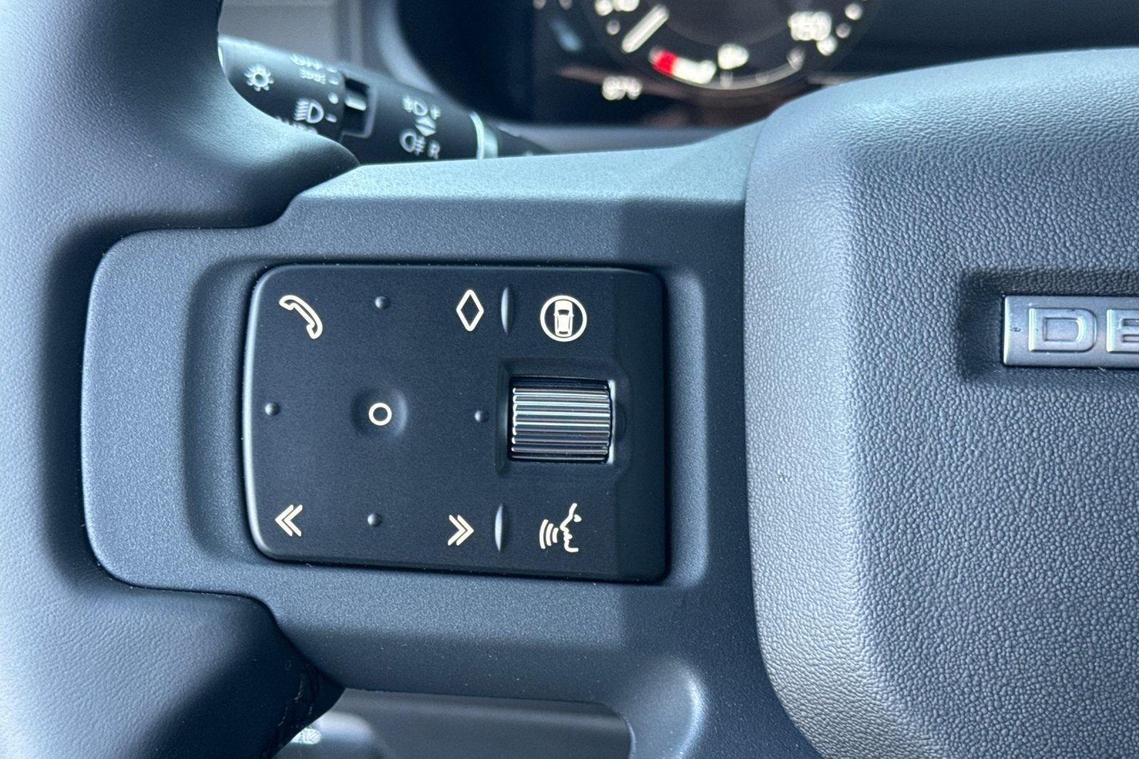 2026 Land Rover Defender 110 X-Dynamic SE