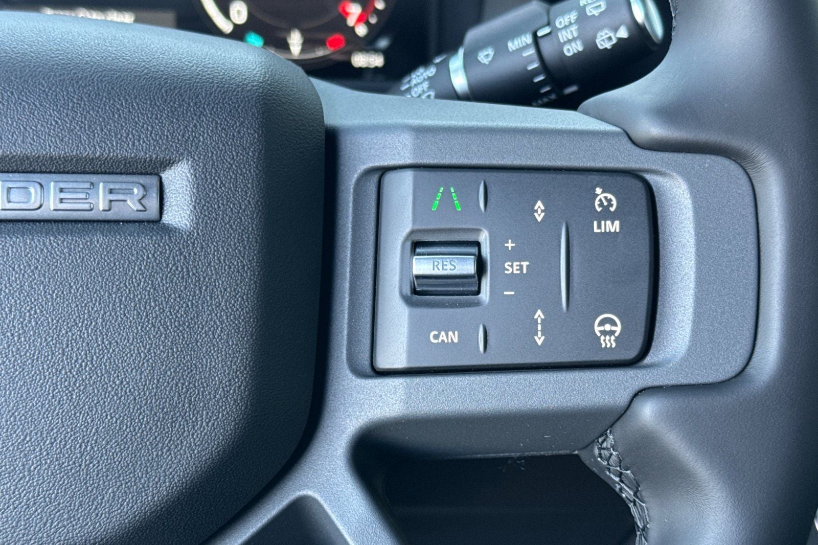 2026 Land Rover Defender 110 X-Dynamic SE