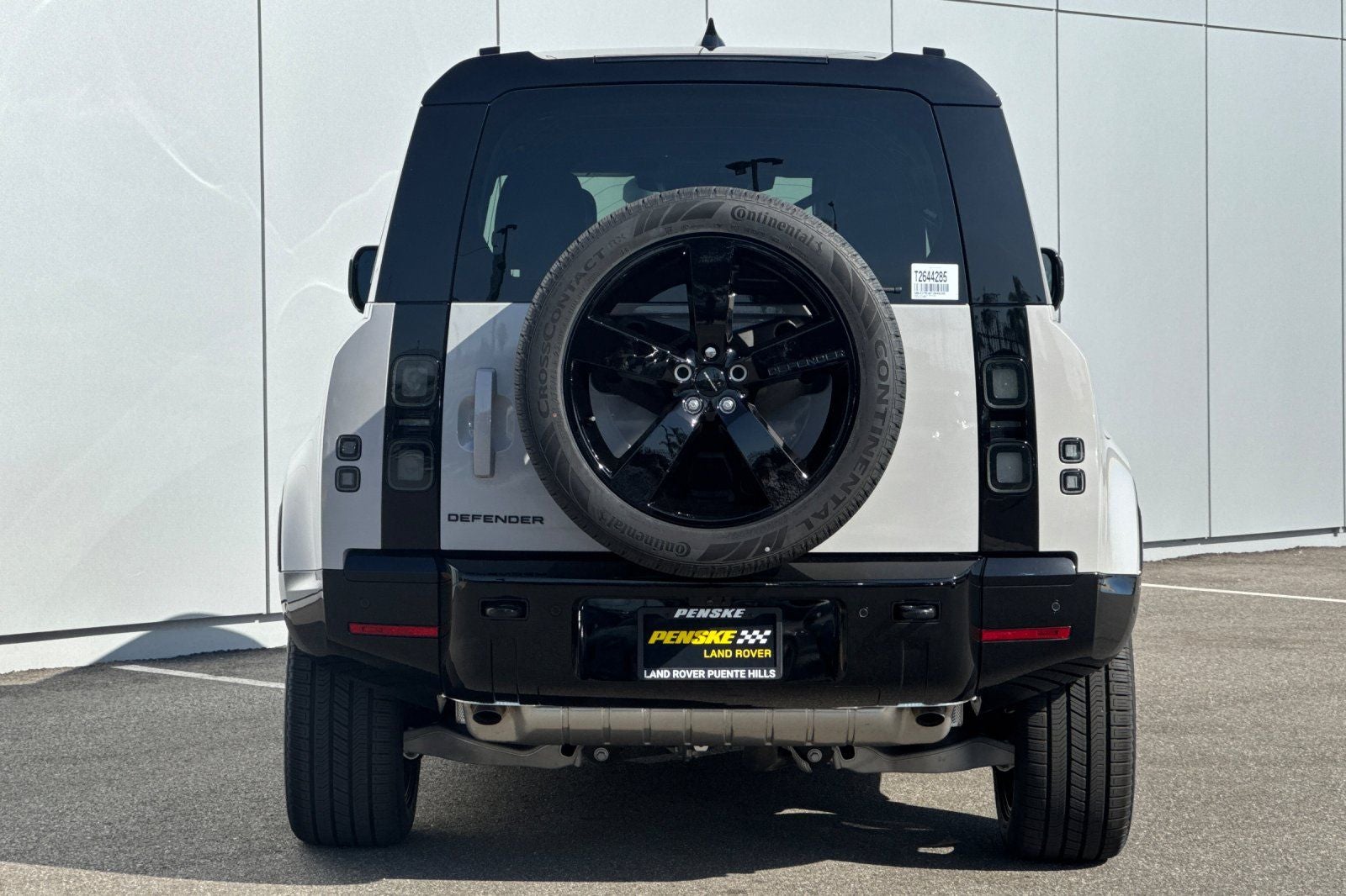 2026 Land Rover Defender 110 X-Dynamic SE