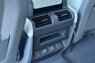 2026 Land Rover Defender 110 X-Dynamic SE