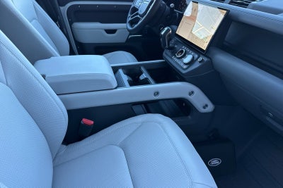 2026 Land Rover Defender 110 X-Dynamic SE