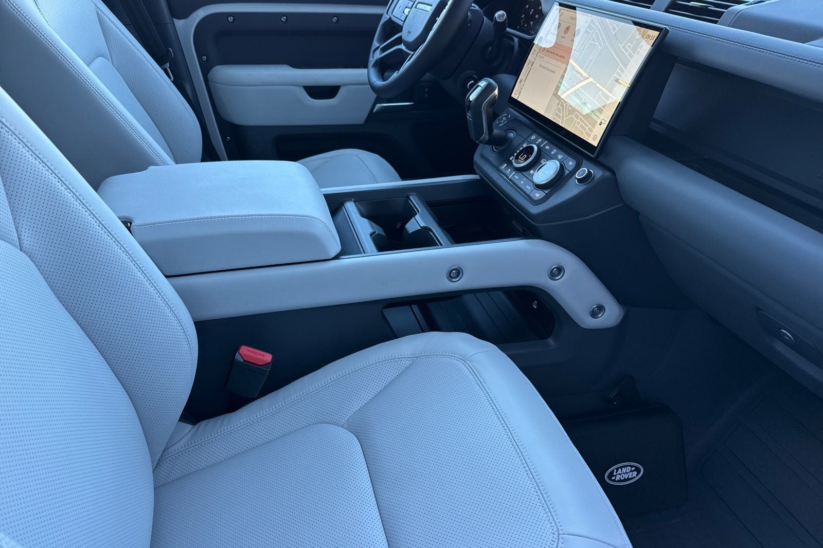 2026 Land Rover Defender 110 X-Dynamic SE