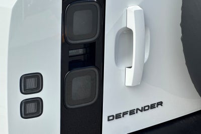 2026 Land Rover Defender 110 X-Dynamic SE