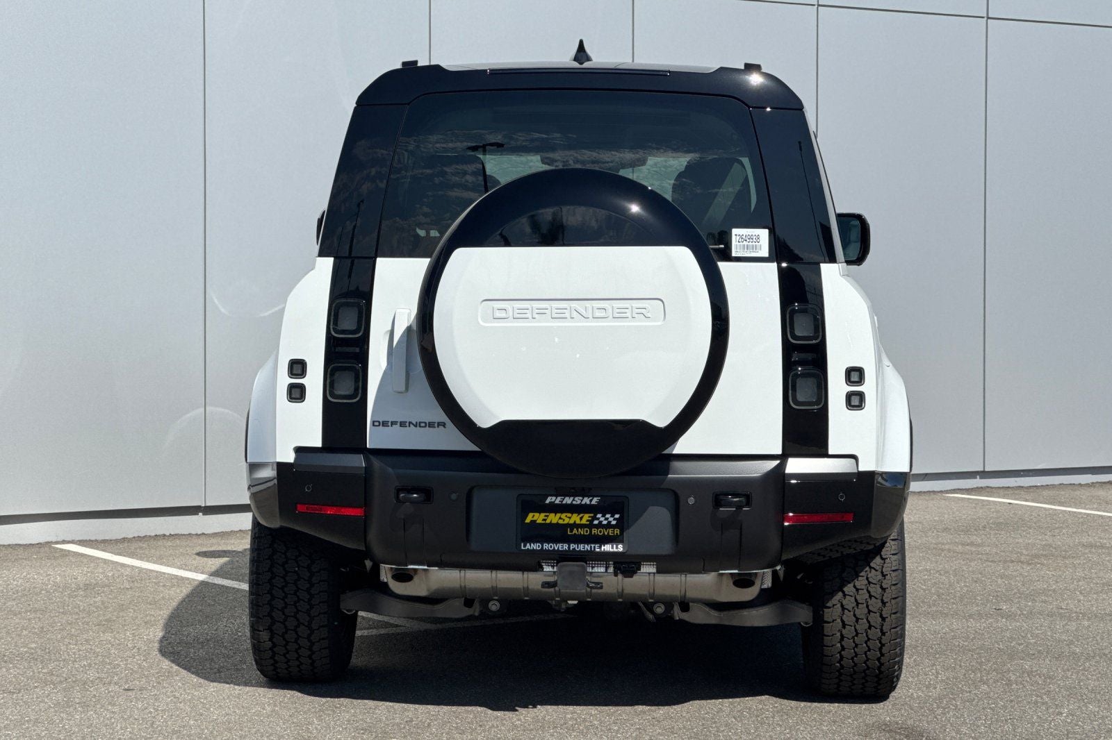 2026 Land Rover Defender 110 X-Dynamic SE