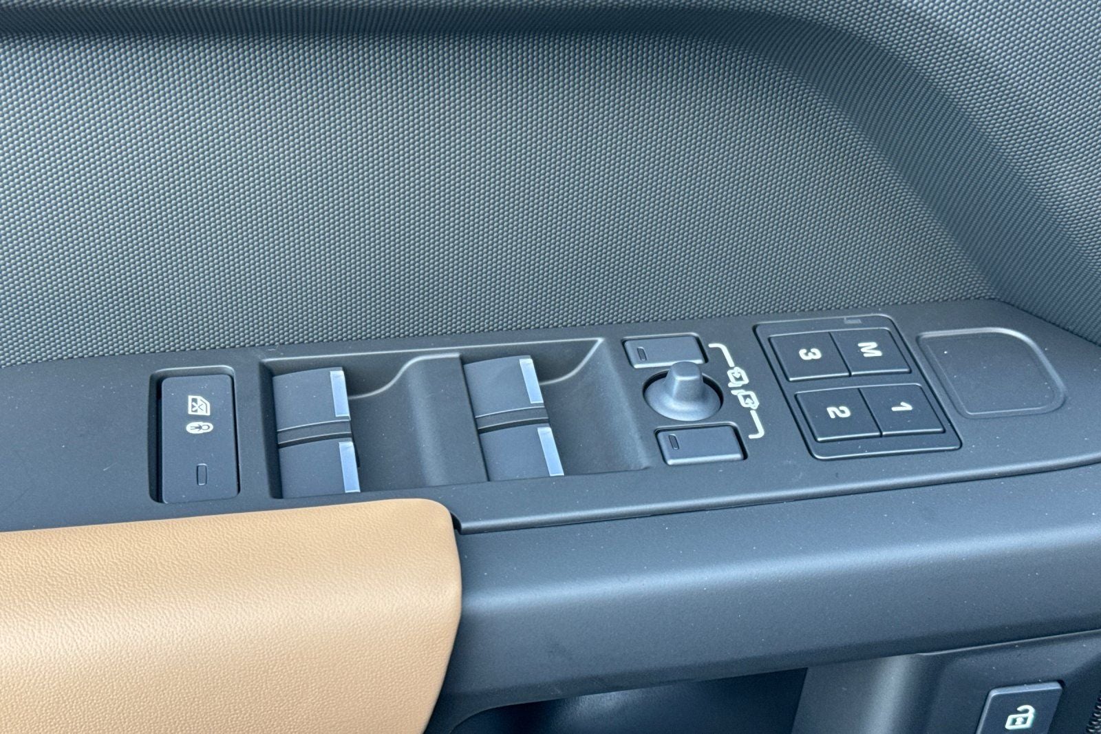 2026 Land Rover Defender 110 X-Dynamic SE