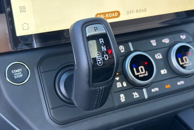 2026 Land Rover Defender 110 X-Dynamic SE