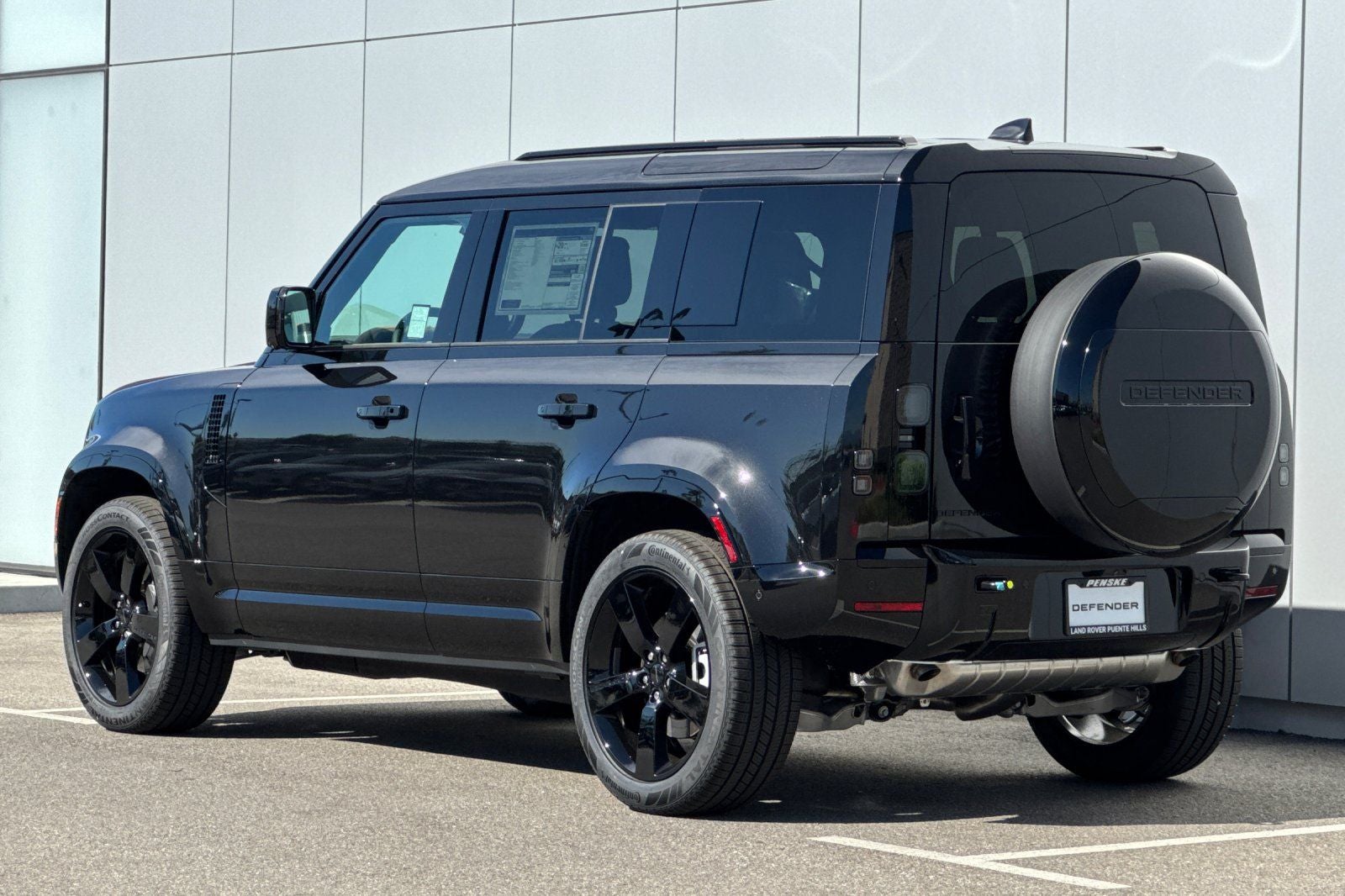 2026 Land Rover Defender 110 X-Dynamic SE