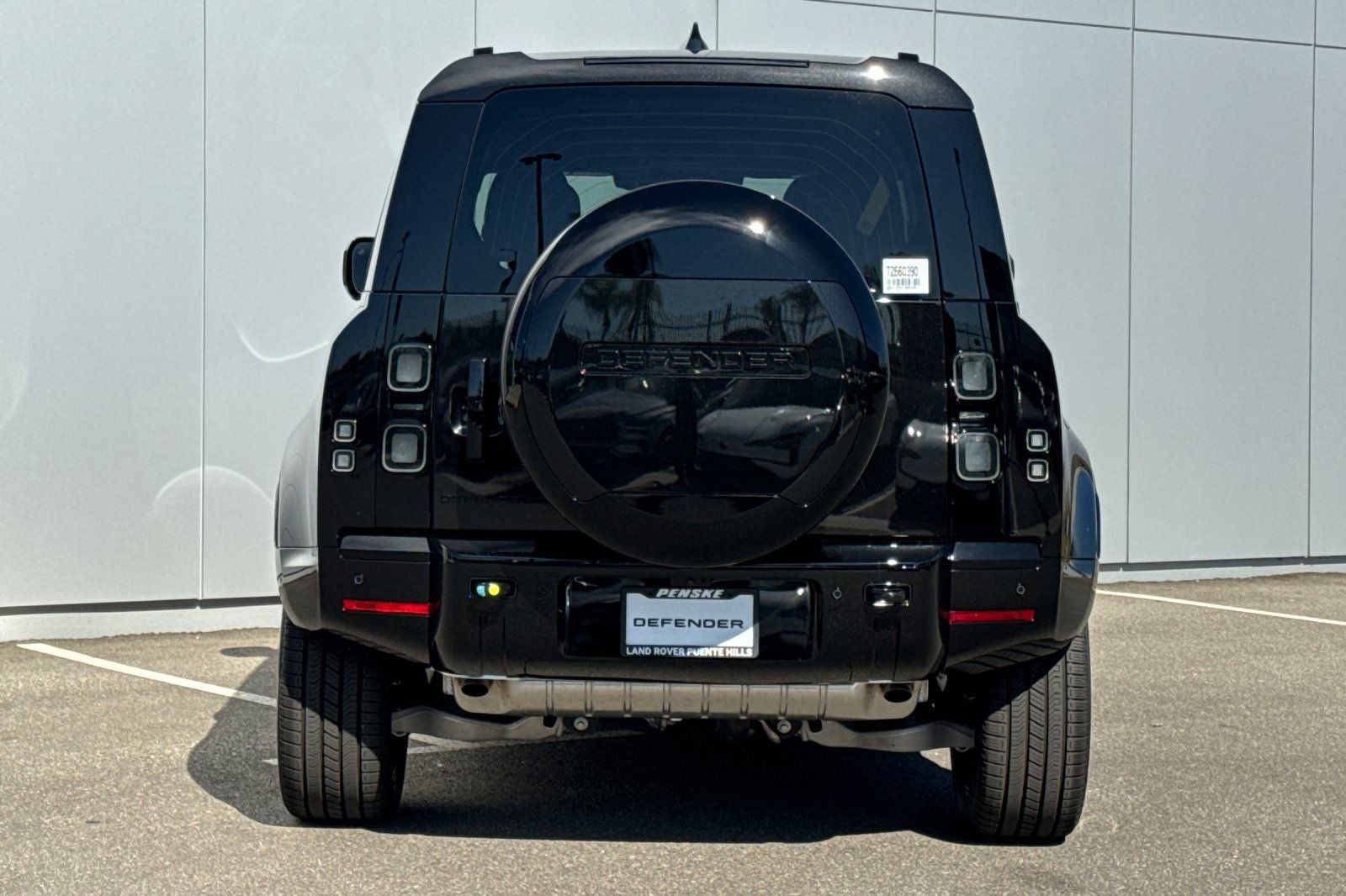 2026 Land Rover Defender 110 X-Dynamic SE