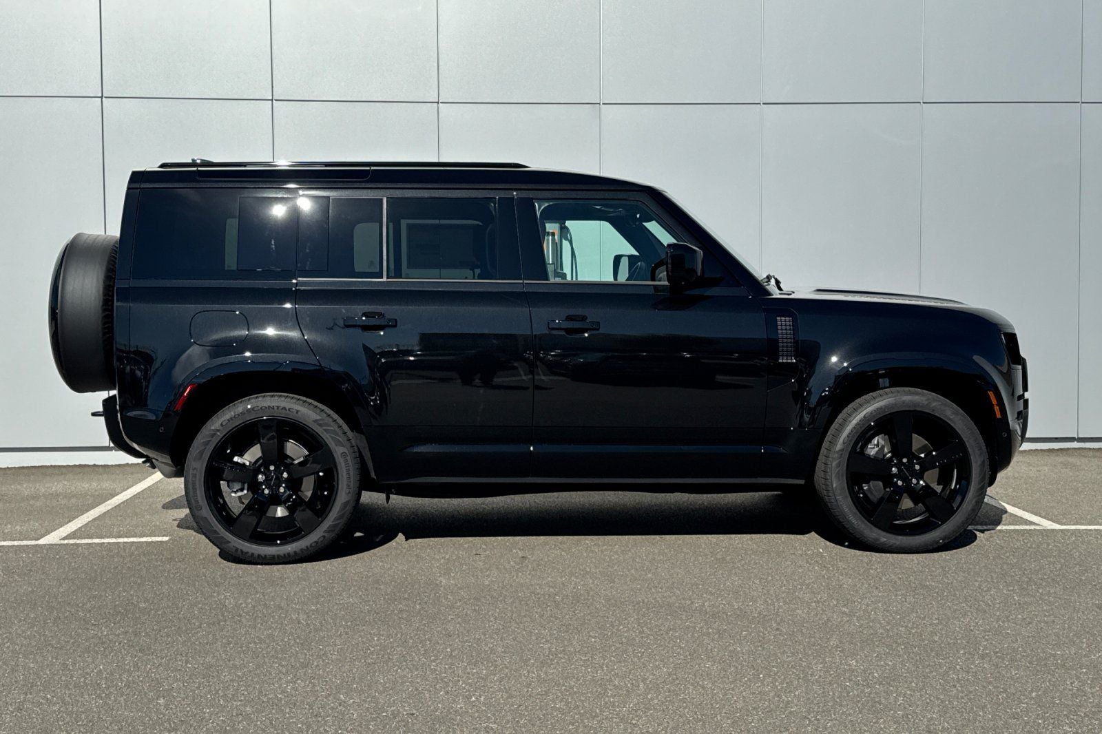 2026 Land Rover Defender 110 X-Dynamic SE