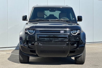 2026 Land Rover Defender 110 X-Dynamic SE