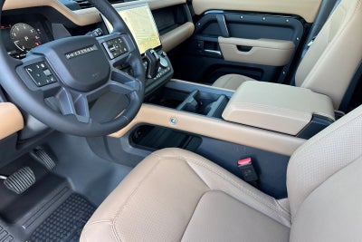 2026 Land Rover Defender 110 X-Dynamic SE