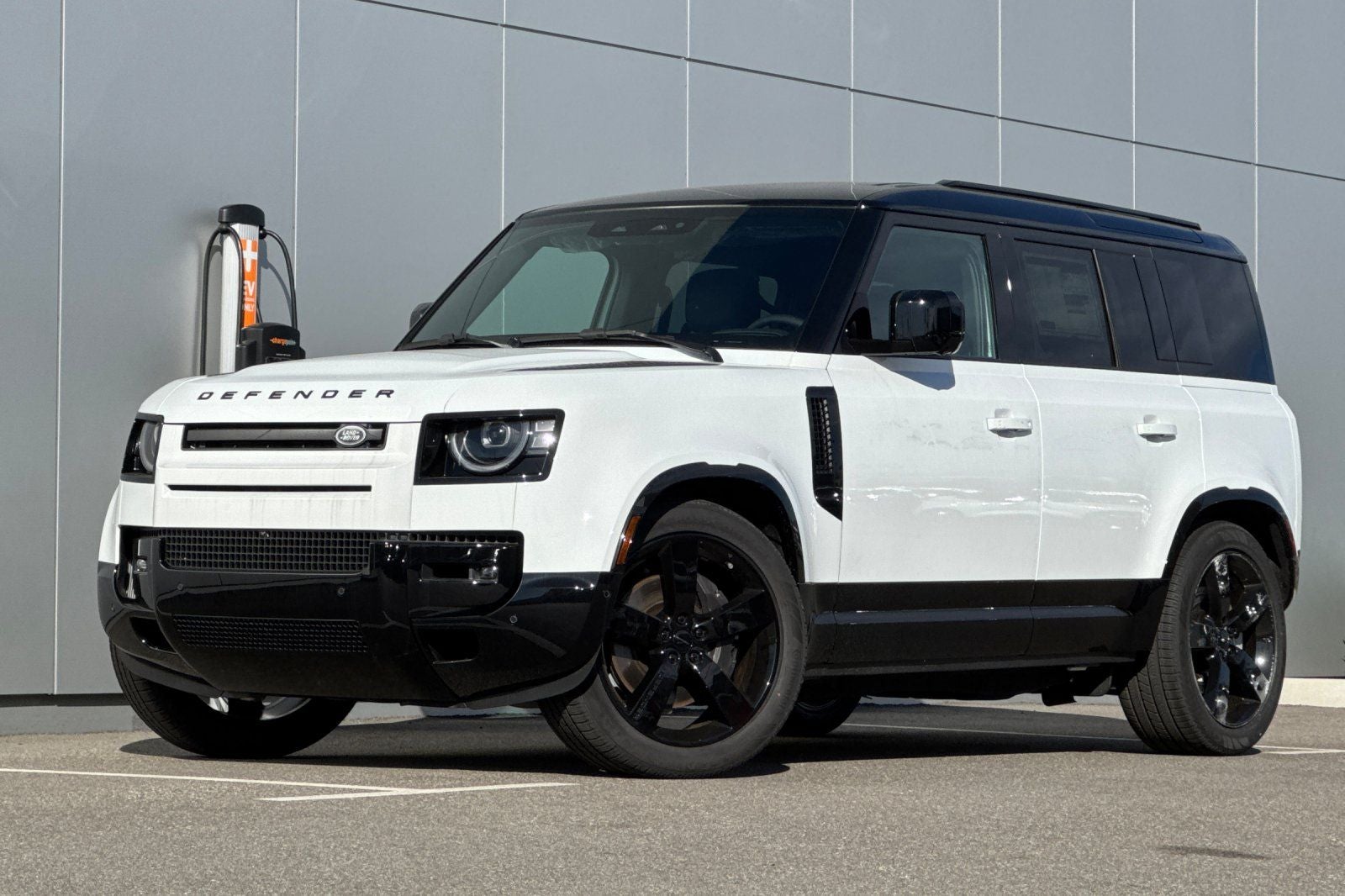 2026 Land Rover Defender 110 X-Dynamic SE