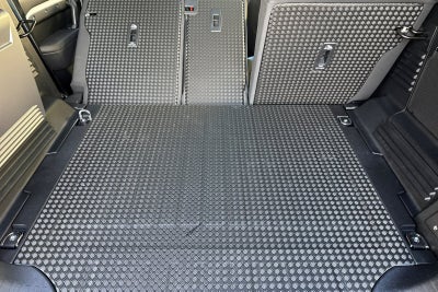 2026 Land Rover Defender 110 X-Dynamic SE