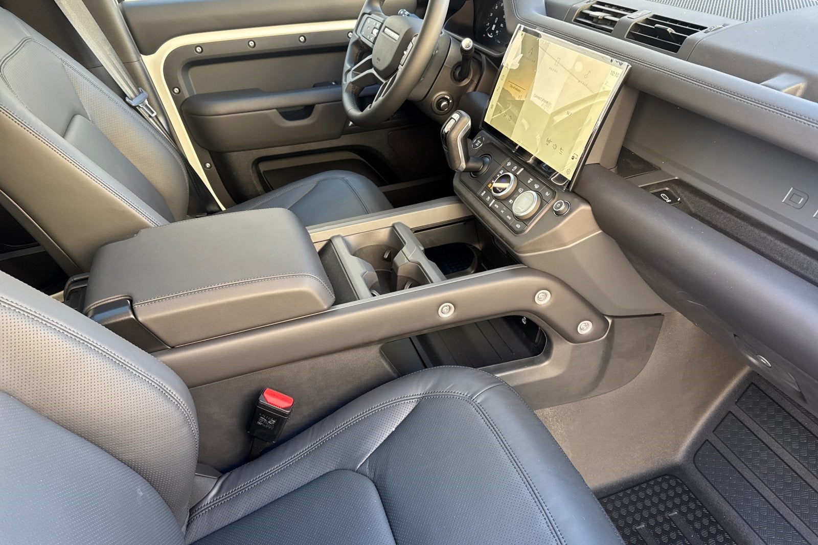 2026 Land Rover Defender 110 X-Dynamic SE