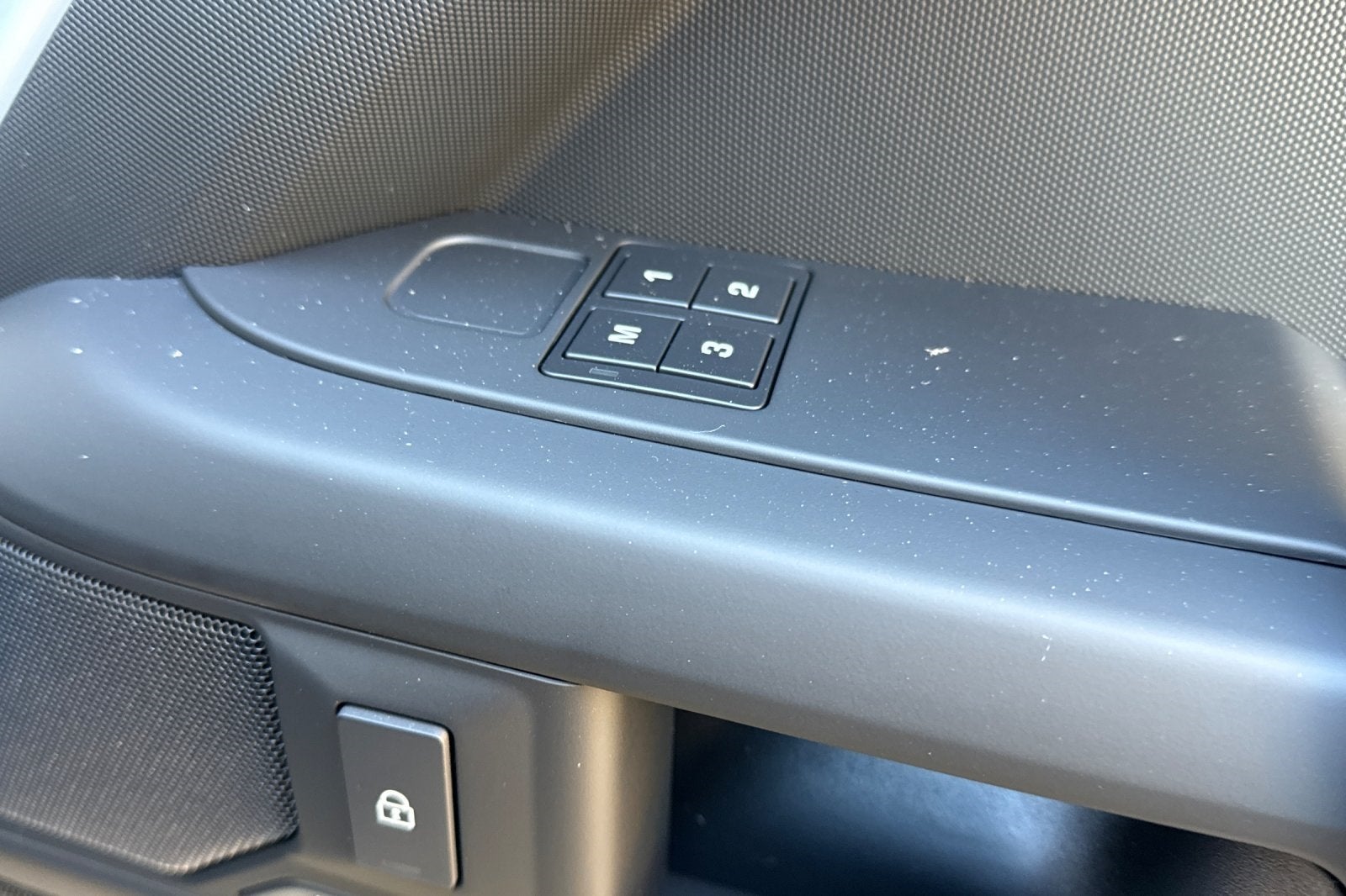 2026 Land Rover Defender 110 X-Dynamic SE