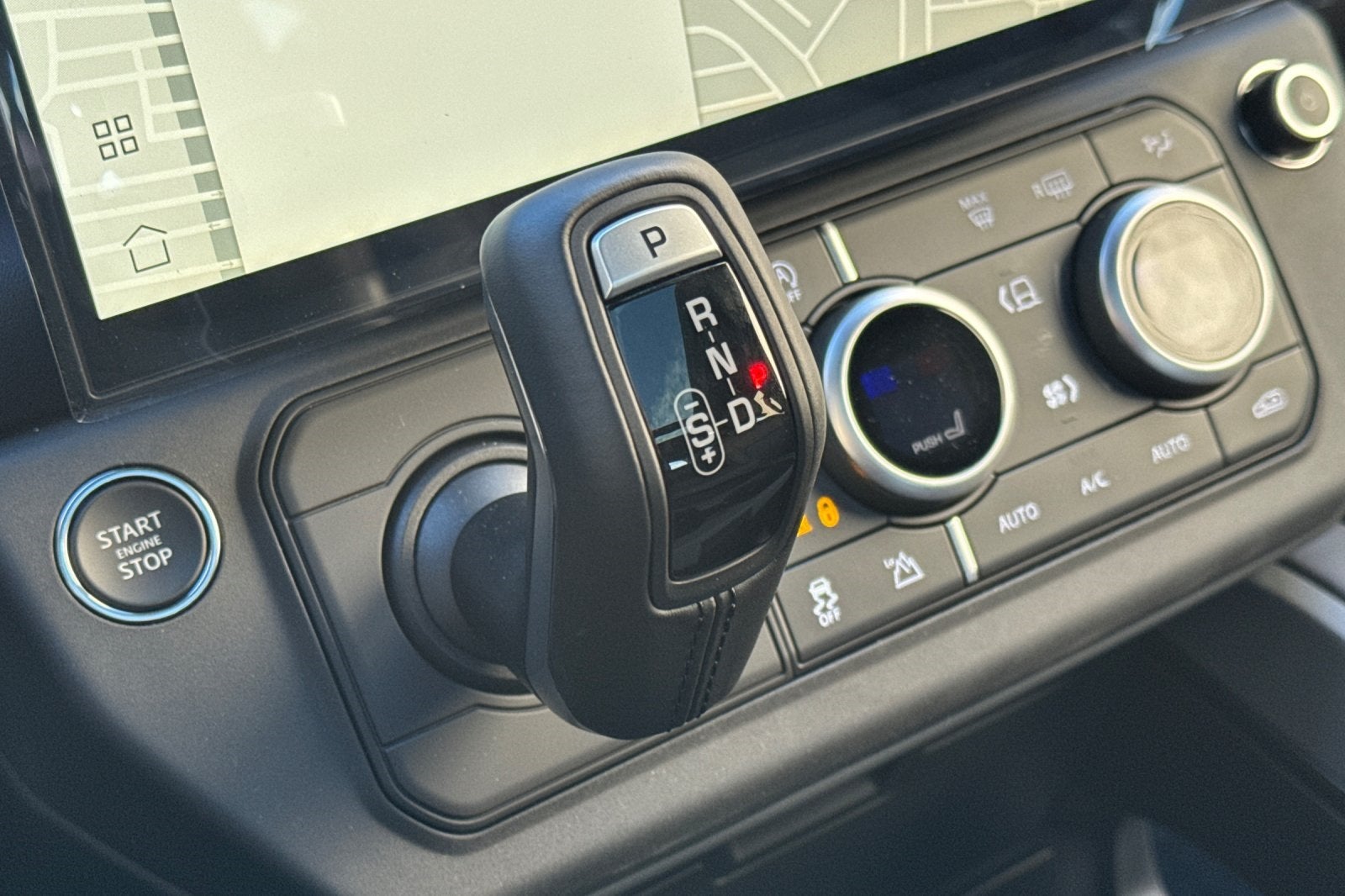 2026 Land Rover Defender 110 X-Dynamic SE