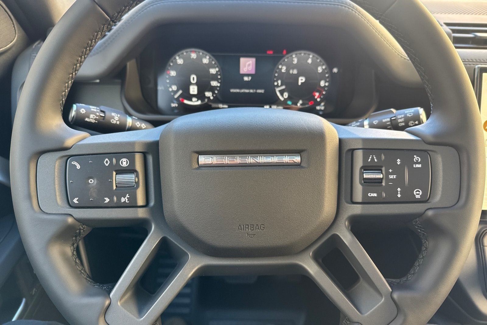 2026 Land Rover Defender 110 X-Dynamic SE