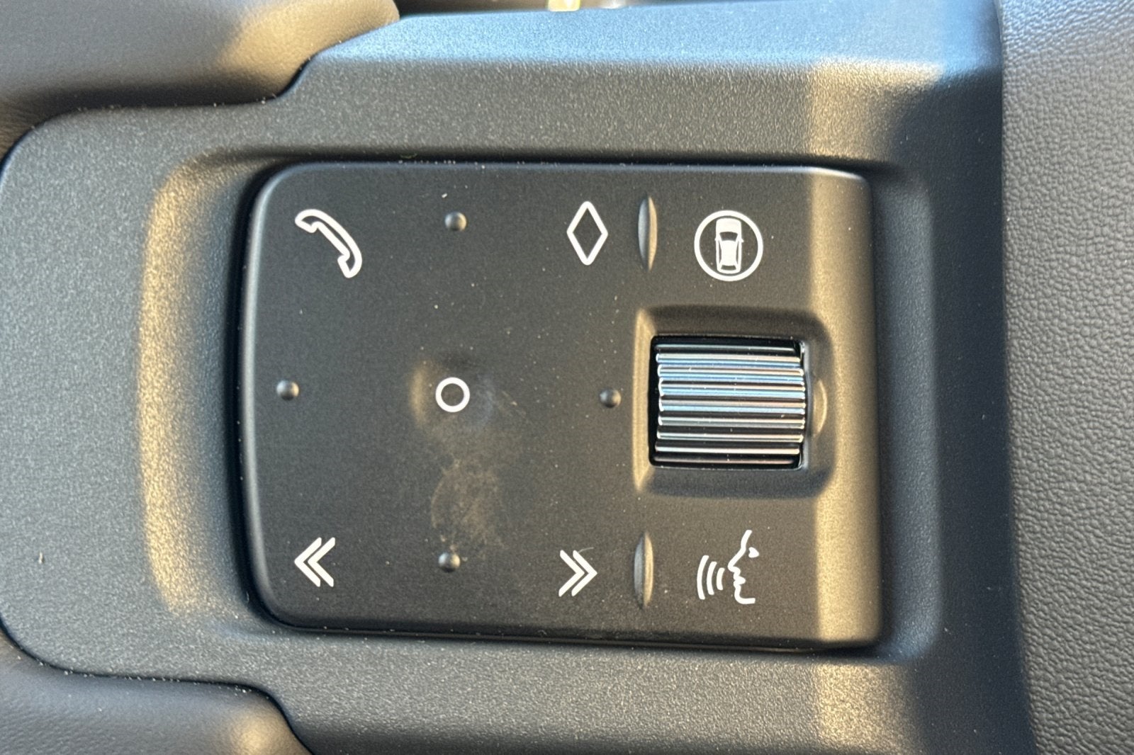 2026 Land Rover Defender 110 X-Dynamic SE