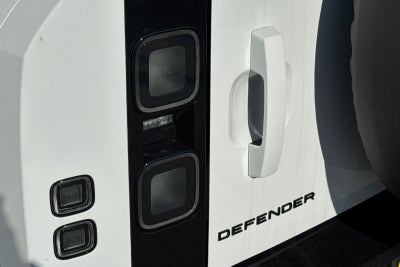 2026 Land Rover Defender 110 X-Dynamic SE