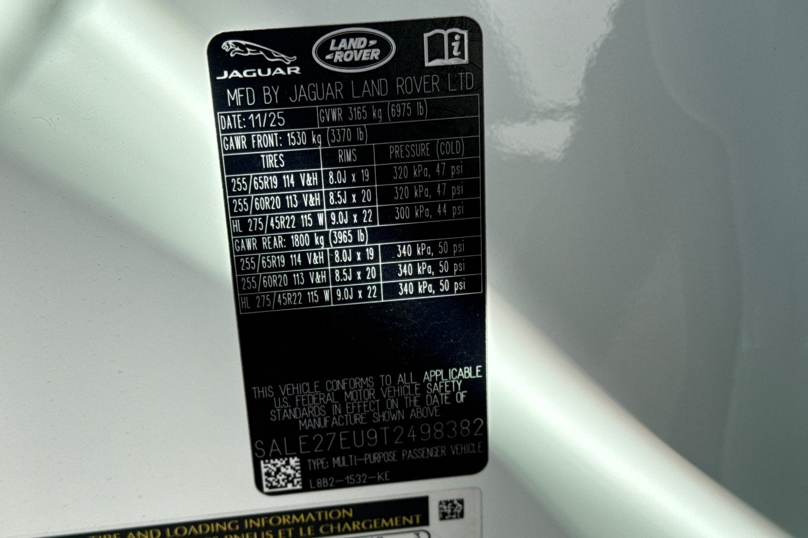 2026 Land Rover Defender 110 X-Dynamic SE