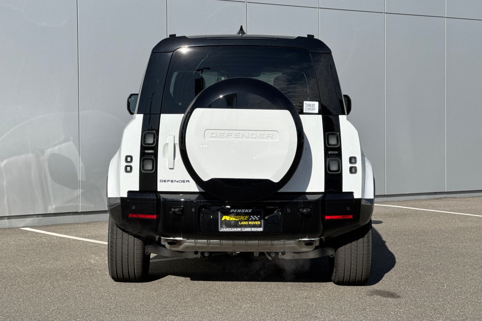 2026 Land Rover Defender 110 X-Dynamic SE