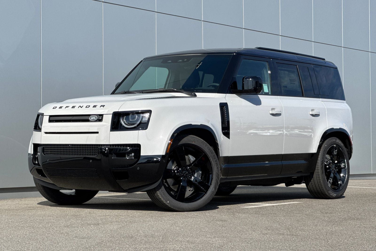 2026 Land Rover Defender 110 X-Dynamic SE