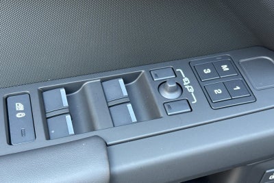 2026 Land Rover Defender 110 X-Dynamic SE