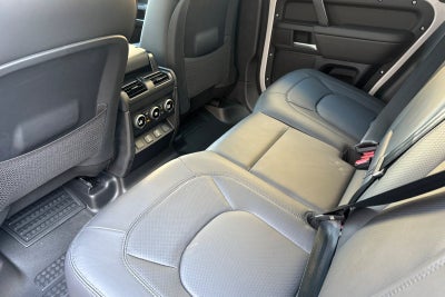 2026 Land Rover Defender 110 X-Dynamic SE