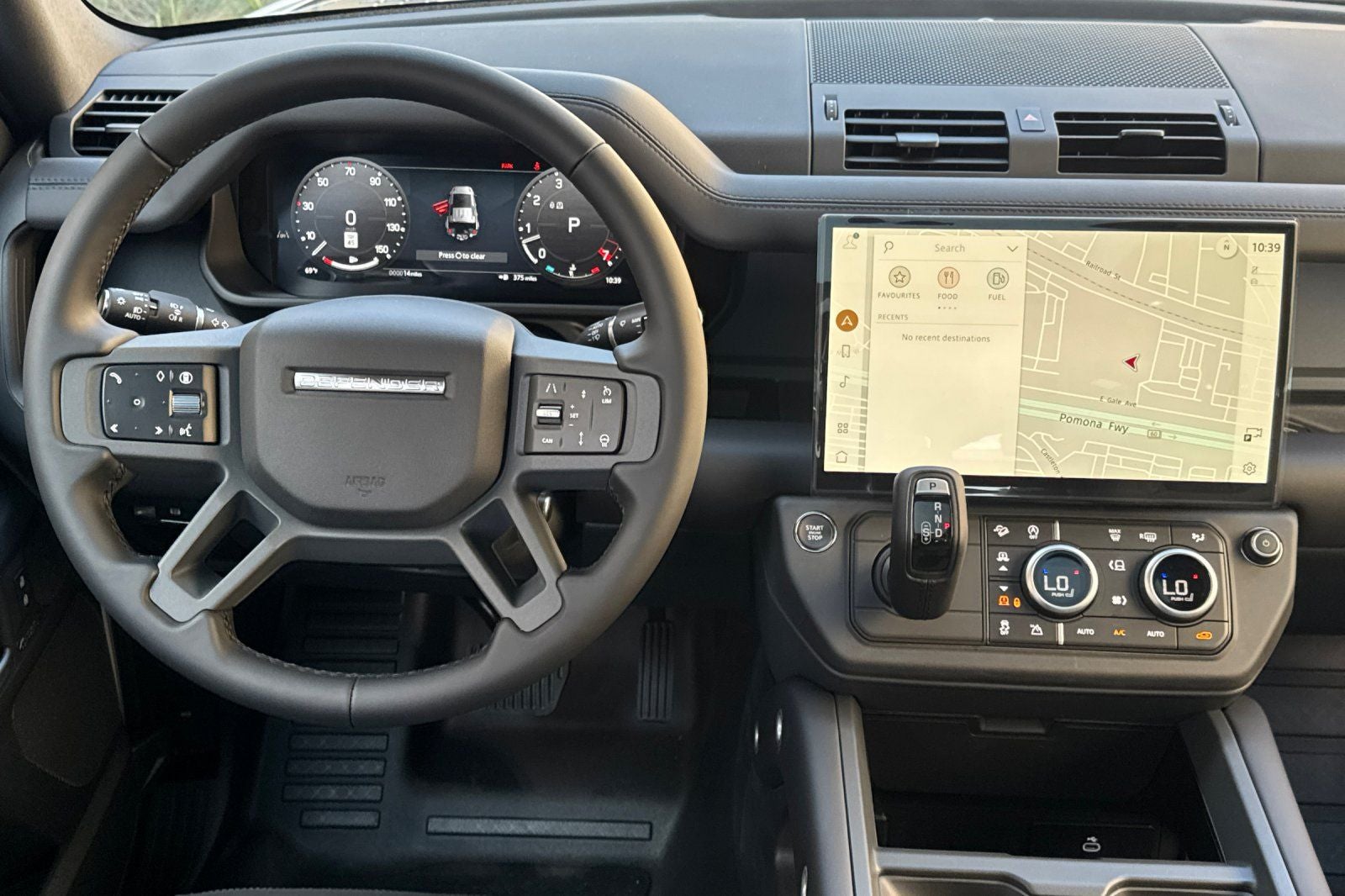 2026 Land Rover Defender 110 X-Dynamic SE