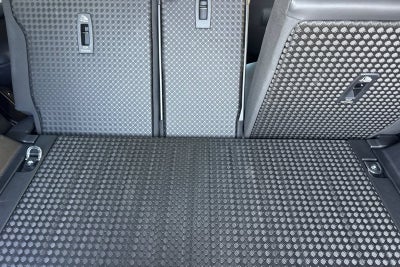 2026 Land Rover Defender 110 X-Dynamic SE