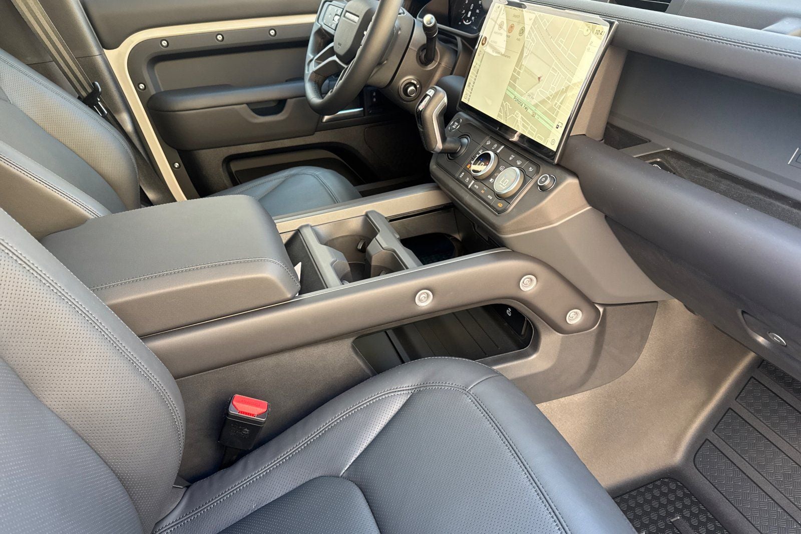 2026 Land Rover Defender 110 X-Dynamic SE