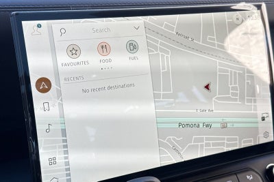 2026 Land Rover Defender 110 X-Dynamic SE