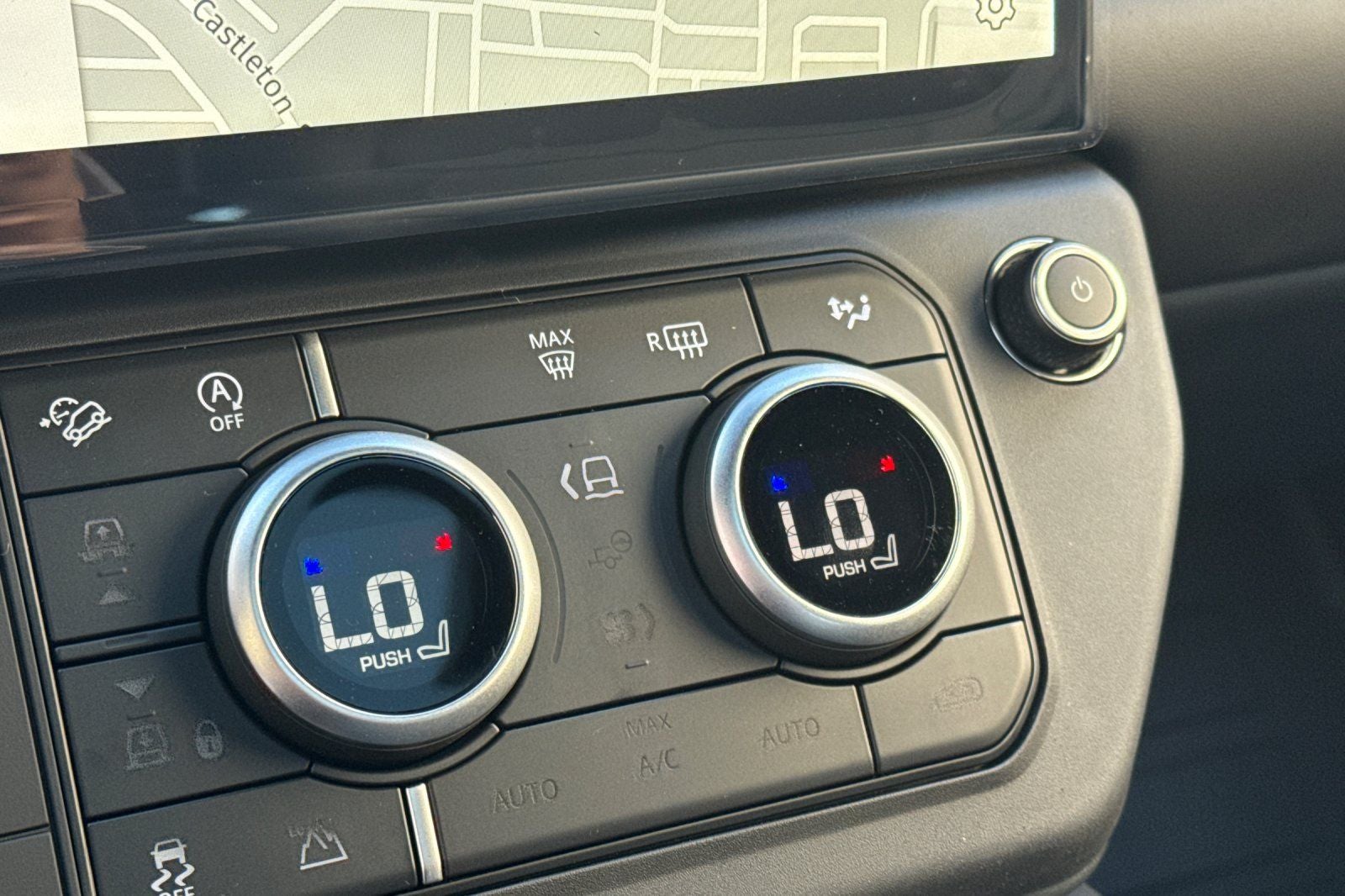 2026 Land Rover Defender 110 X-Dynamic SE