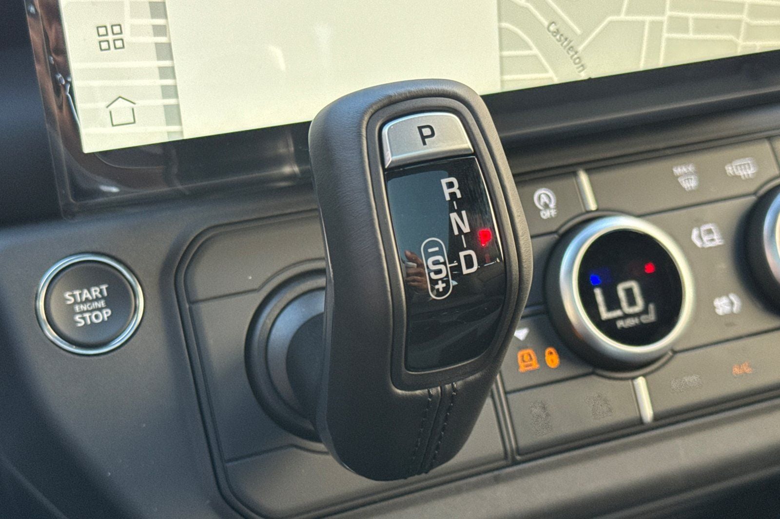 2026 Land Rover Defender 110 X-Dynamic SE