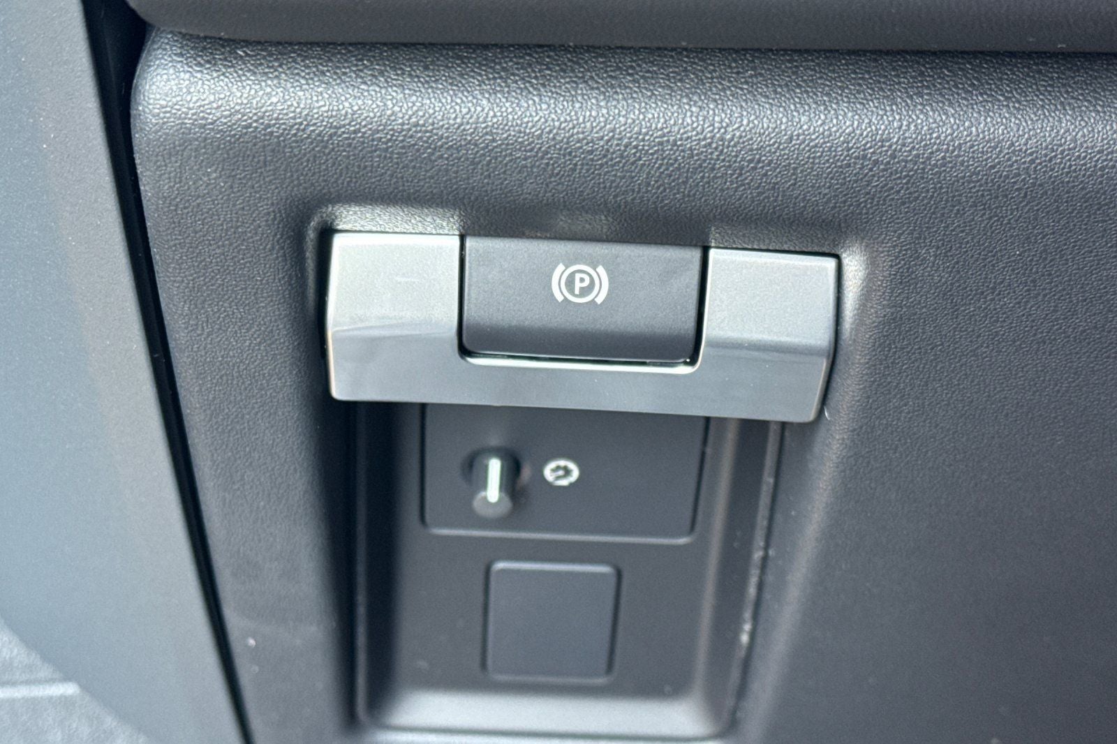 2026 Land Rover Defender 110 X-Dynamic SE