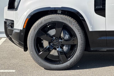 2026 Land Rover Defender 110 X-Dynamic SE