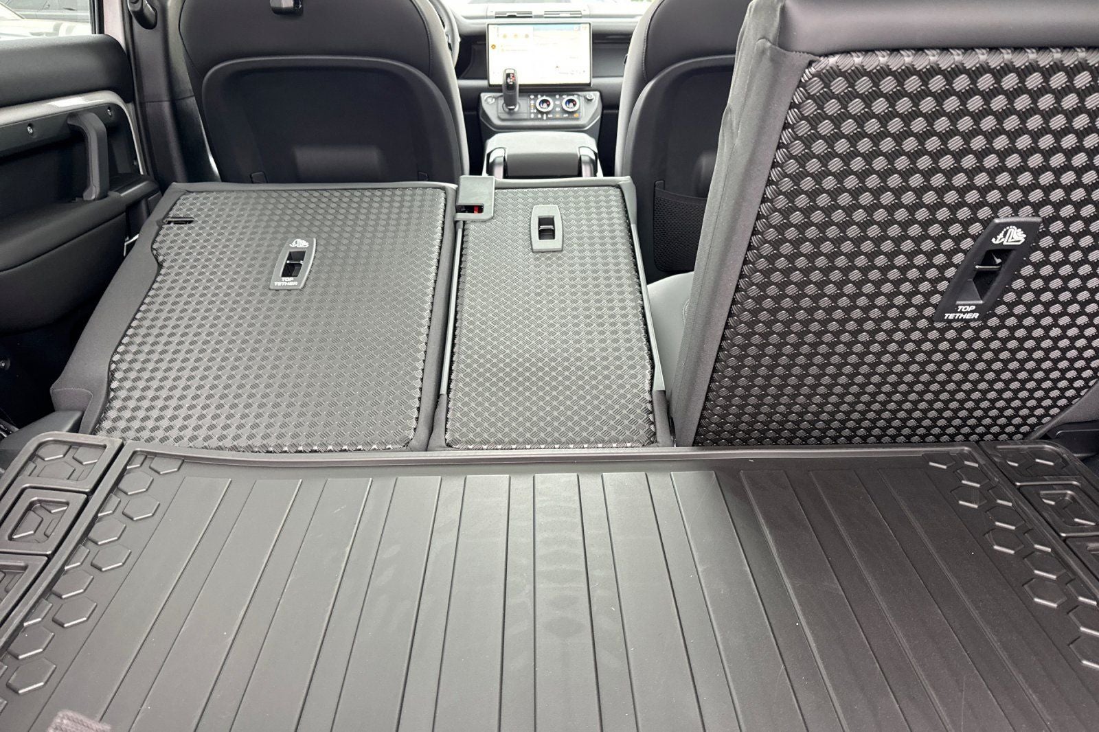 2026 Land Rover Defender 110 X-Dynamic SE