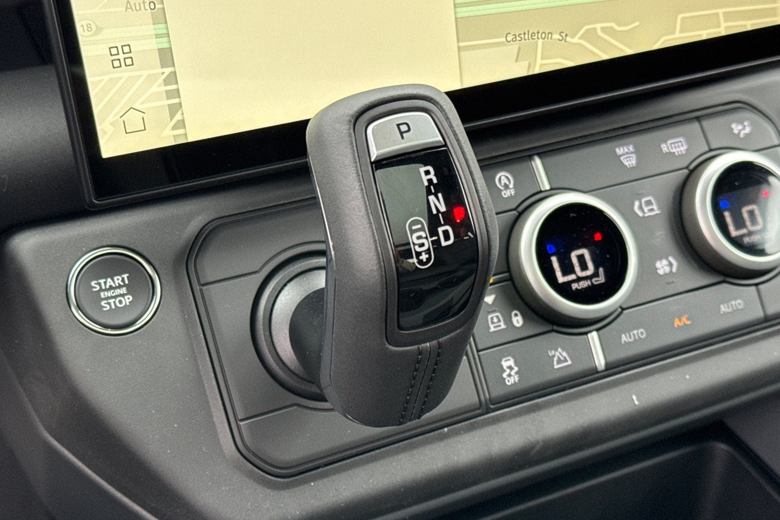 2026 Land Rover Defender 110 X-Dynamic SE
