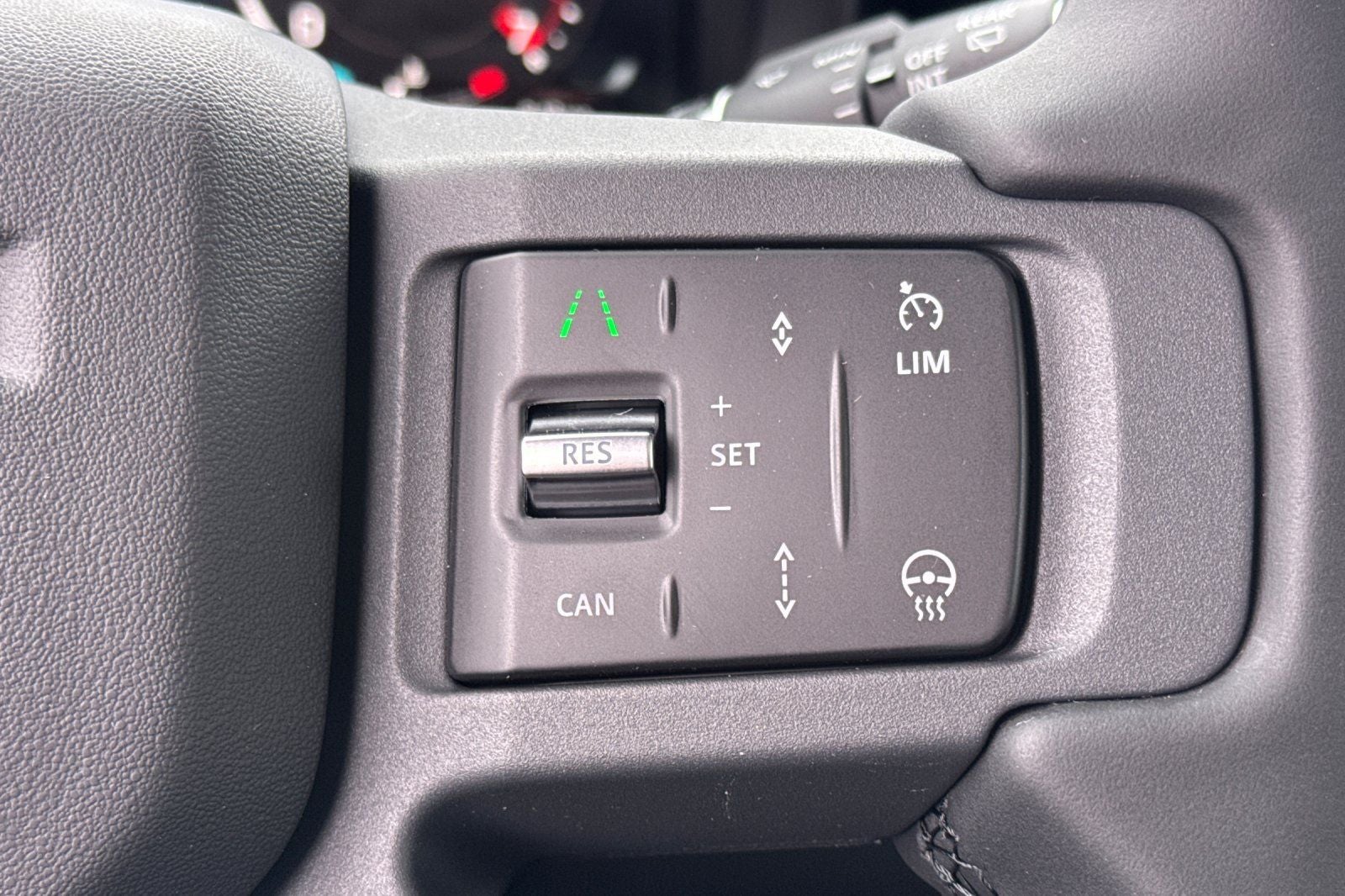 2026 Land Rover Defender 110 X-Dynamic SE