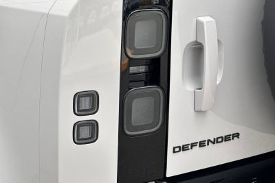 2026 Land Rover Defender 110 X-Dynamic SE