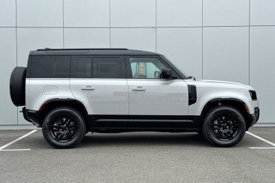 2026 Land Rover Defender 110 X-Dynamic SE