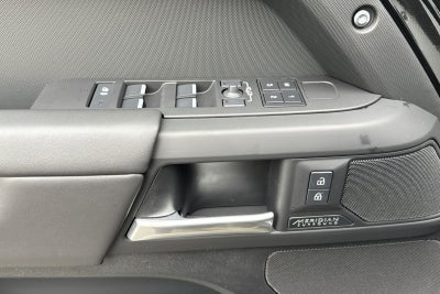 2026 Land Rover Defender 110 X-Dynamic SE