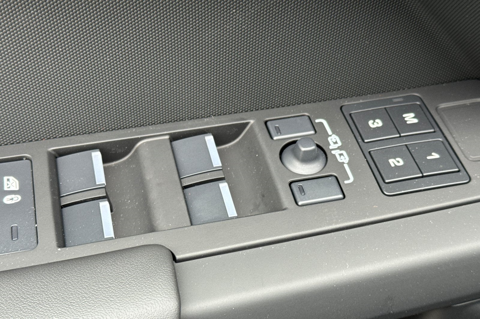 2026 Land Rover Defender 110 X-Dynamic SE