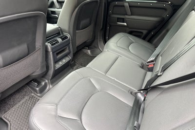 2026 Land Rover Defender 110 X-Dynamic SE