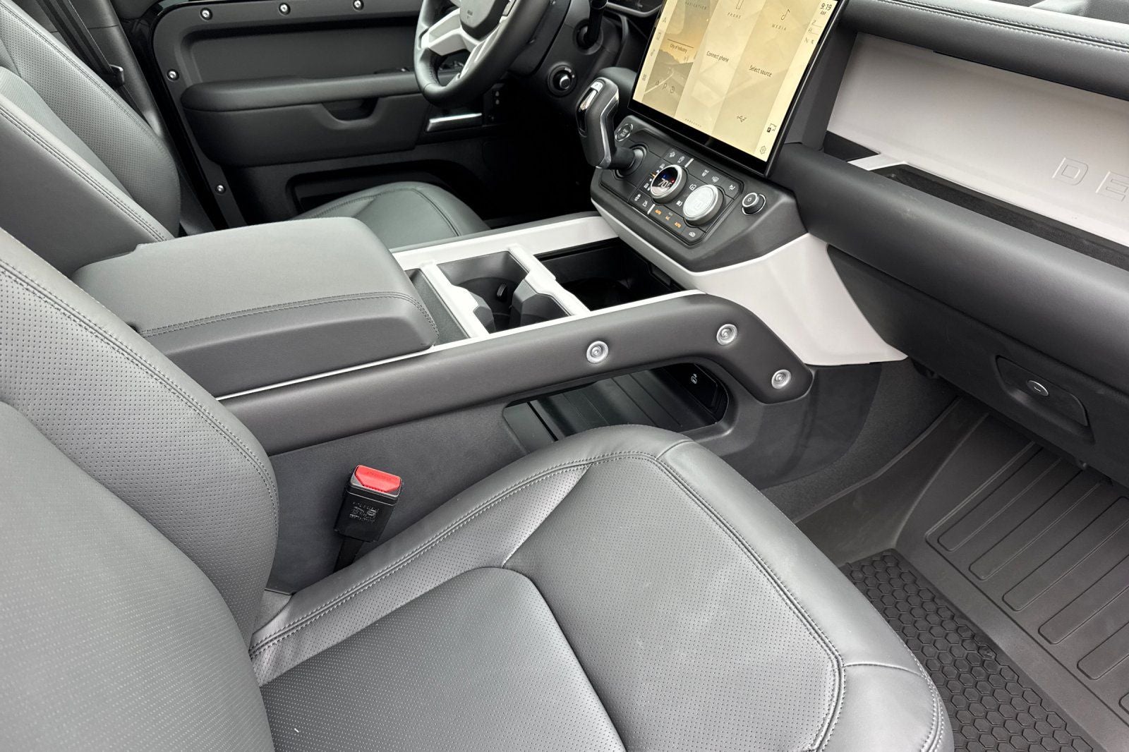 2026 Land Rover Defender 110 X-Dynamic SE