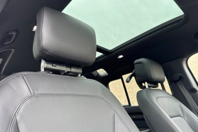 2026 Land Rover Defender 110 X-Dynamic SE